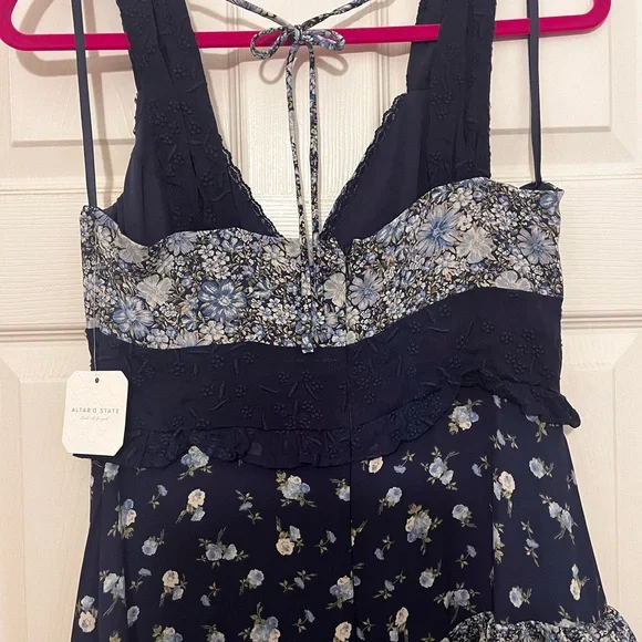 Floral Blue and White Dress - Picture 11 of 14